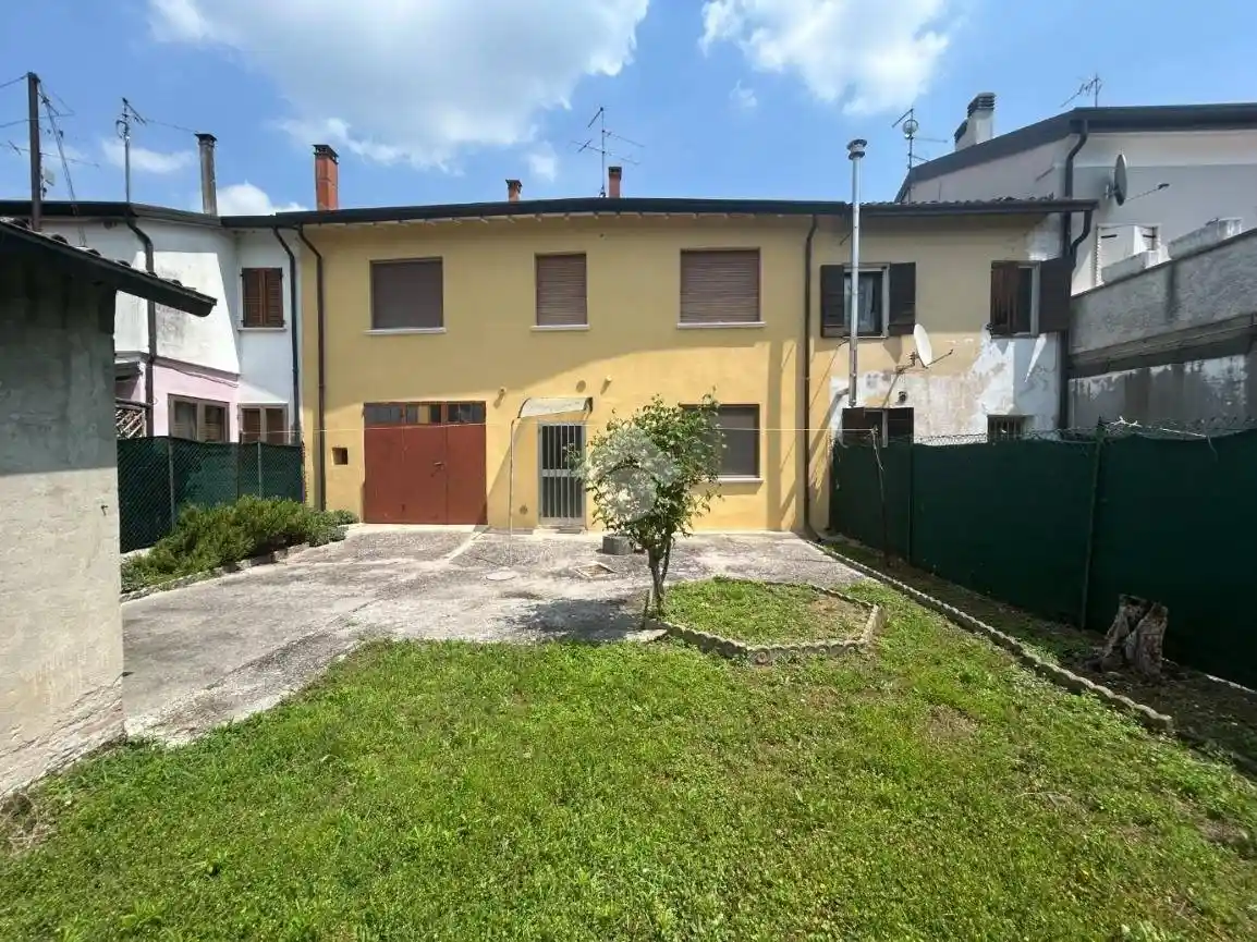 Casa indipendente in vendita a Isola della Scala