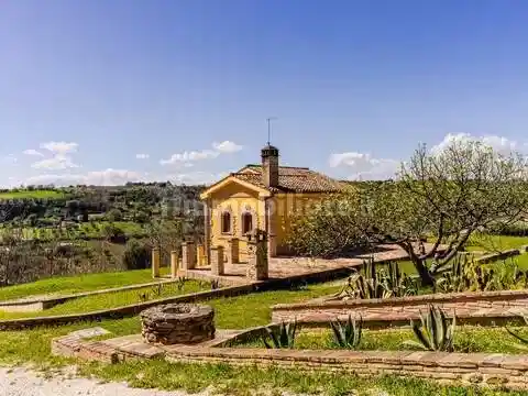 Villa in vendita a Civitanova Marche