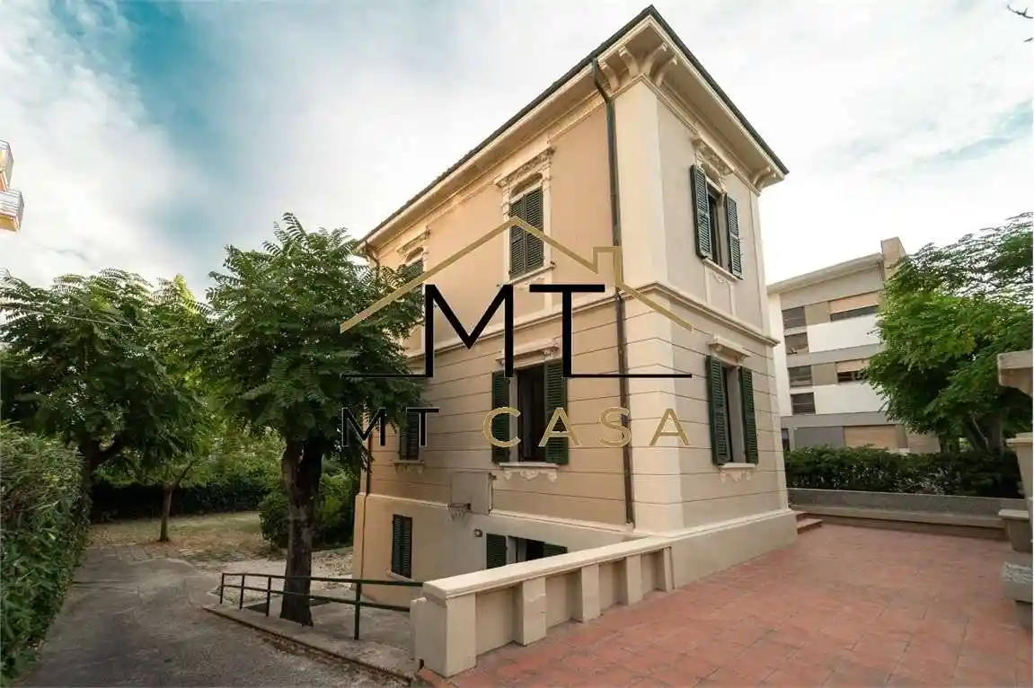 Villa in vendita a Pesaro