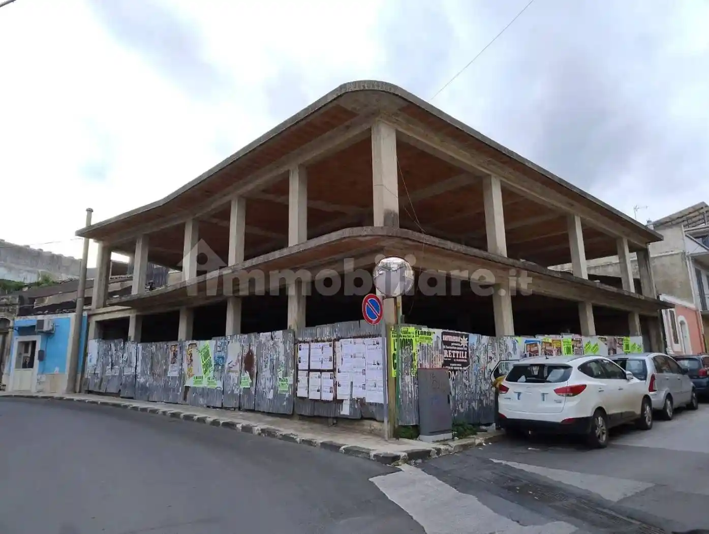 Palazzo - Edificio in vendita a Solarino