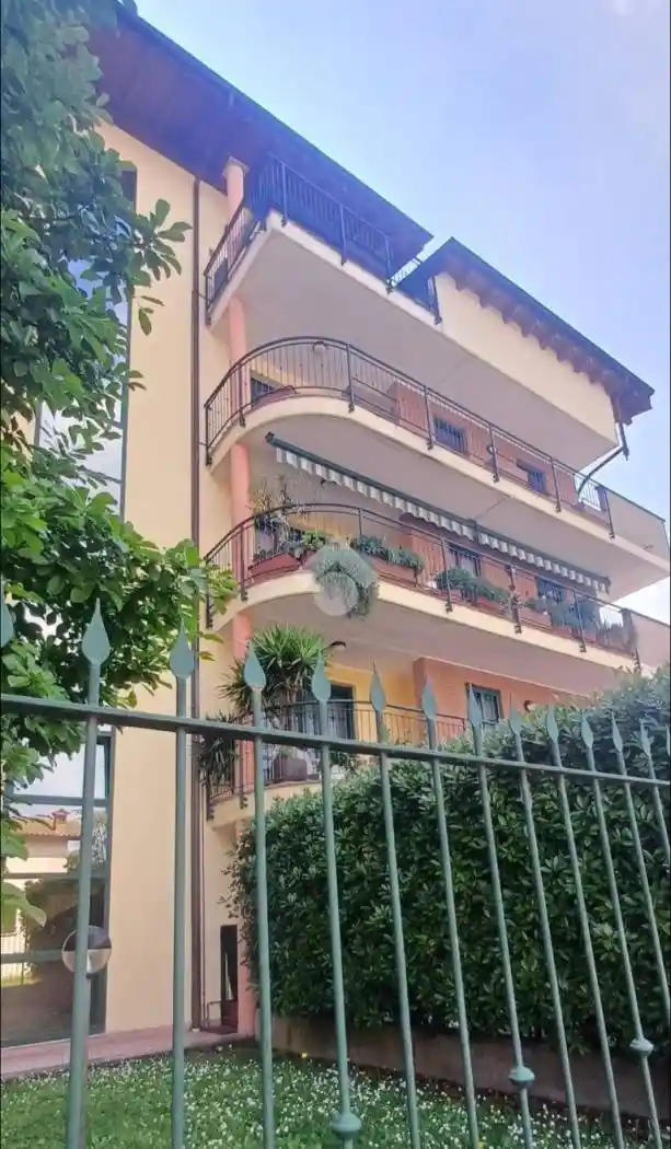 Appartamento in vendita a Cesano Boscone