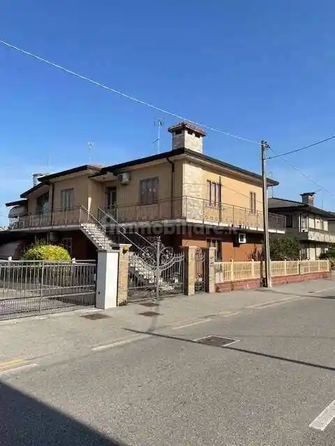 Villa in vendita a Taglio di Po