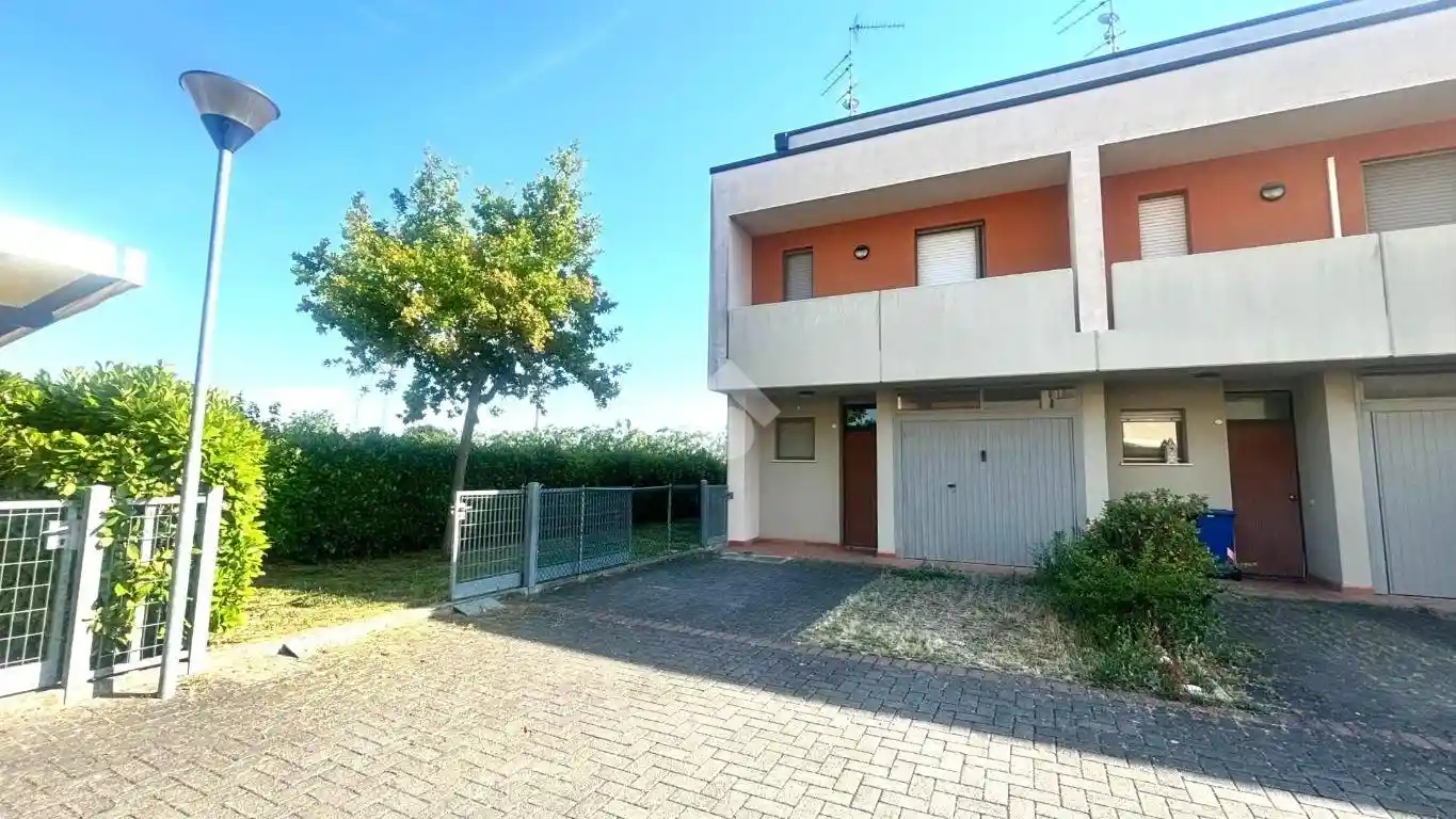 Casa indipendente in vendita a Forlì