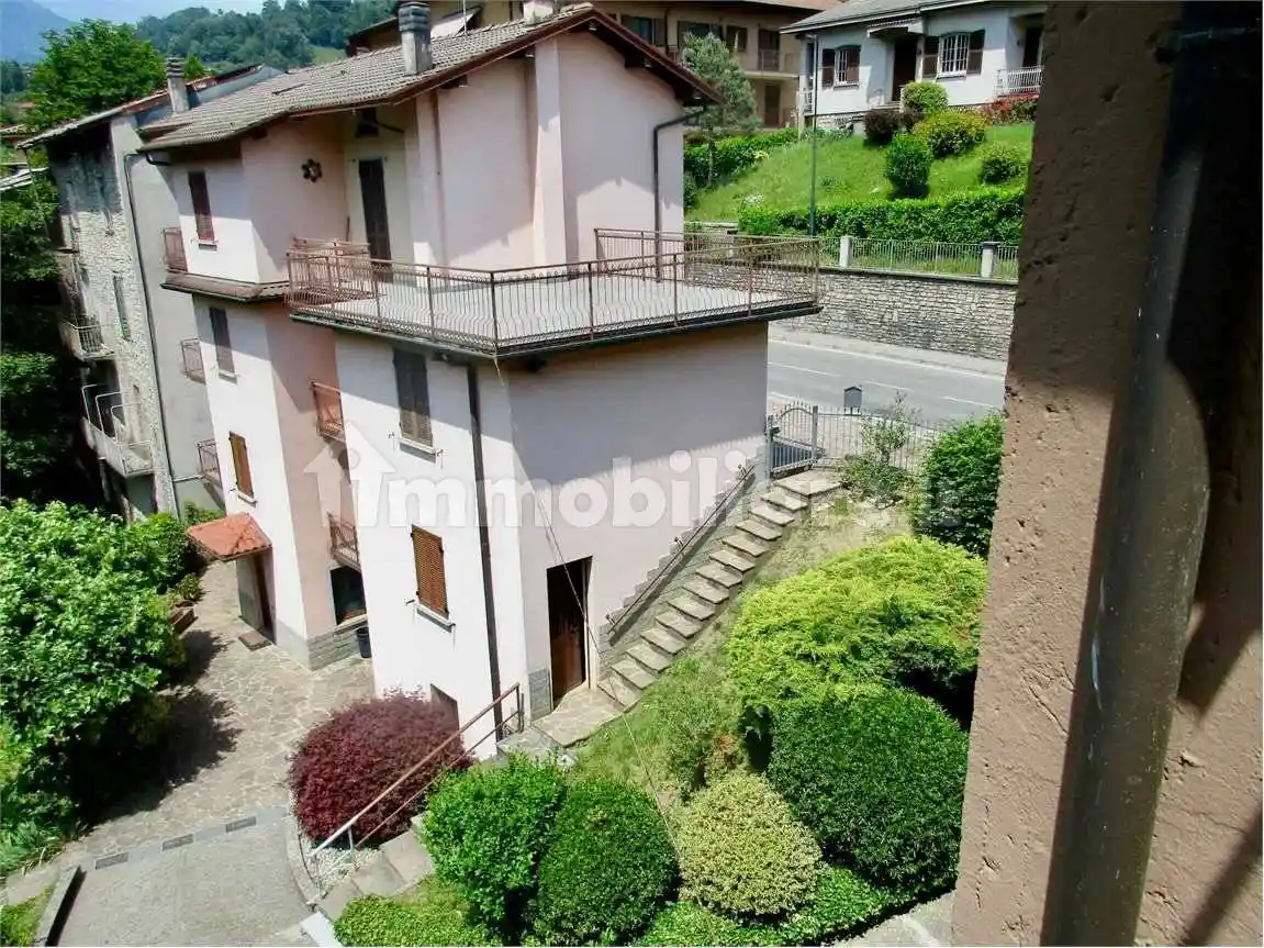 Villa in vendita a Berbenno