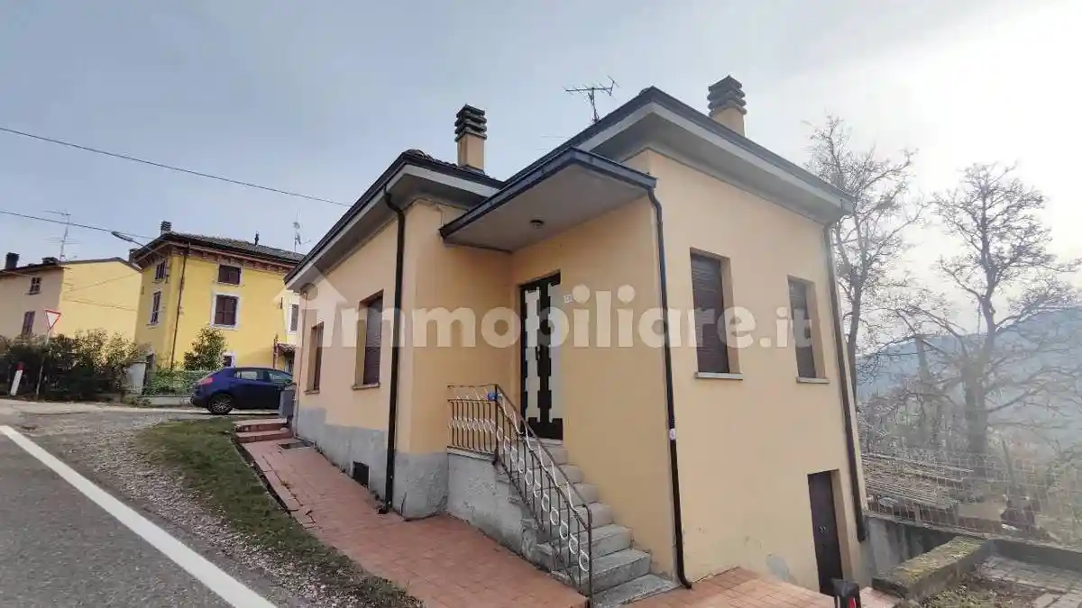 Villa in vendita a Gropparello