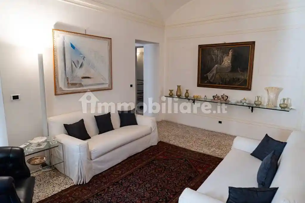 Appartamento in vendita a Piacenza