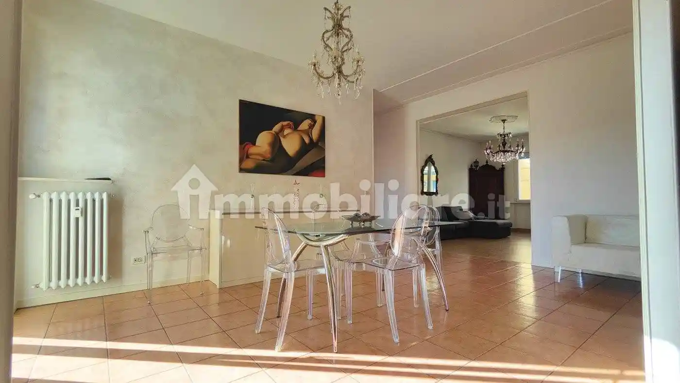 Appartamento in vendita a Piacenza