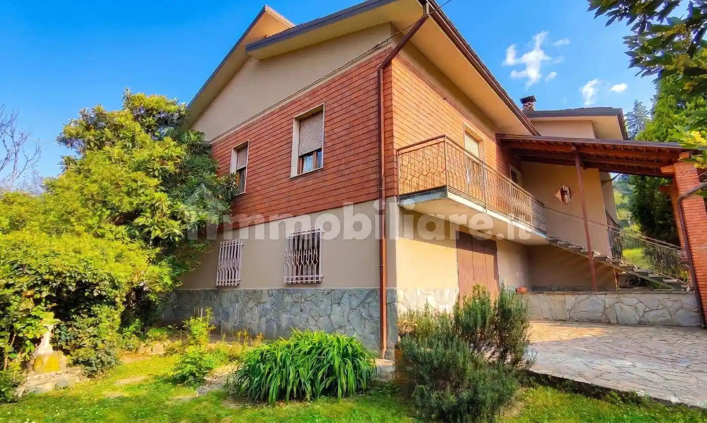 Villa in vendita a Gropparello