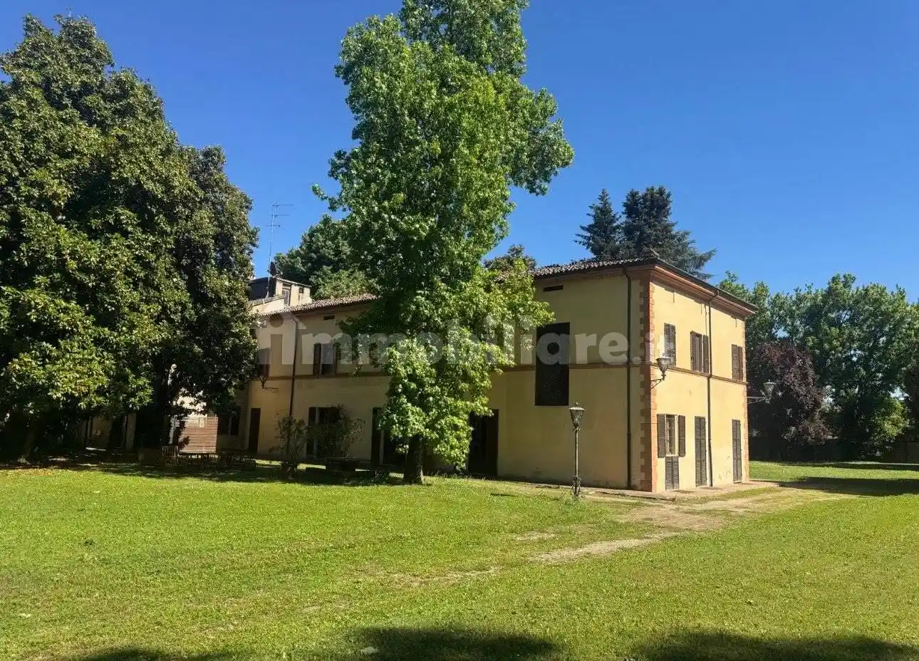 Villa in vendita a Piacenza