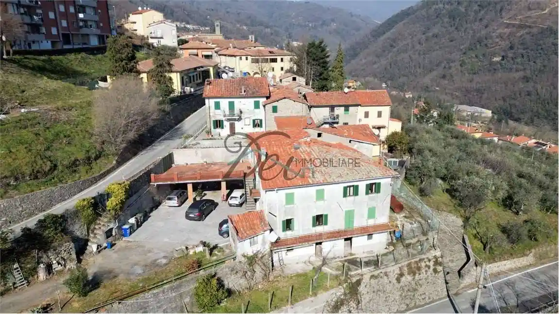 Casa indipendente in vendita a Villa Basilica