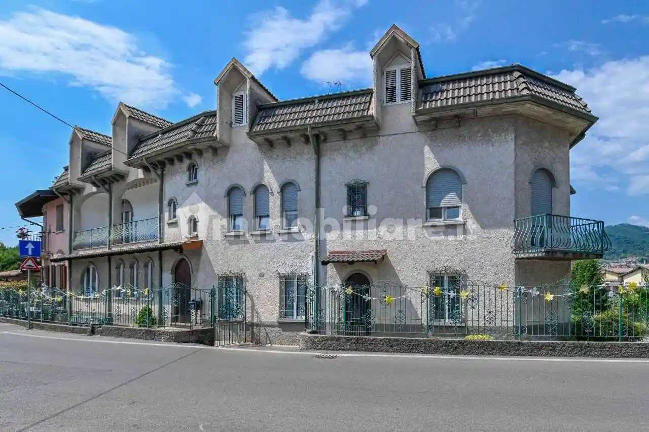 Casa indipendente in vendita a Villa di Serio