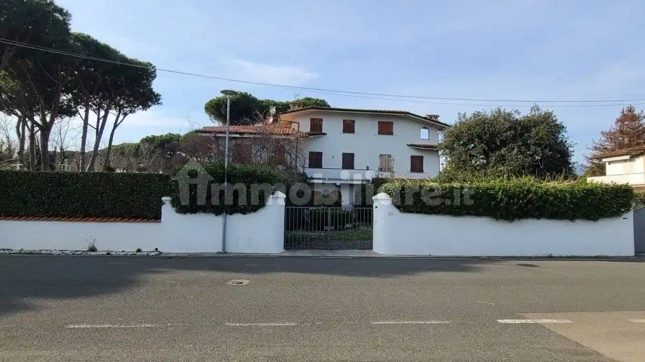 Villa in vendita a Montignoso