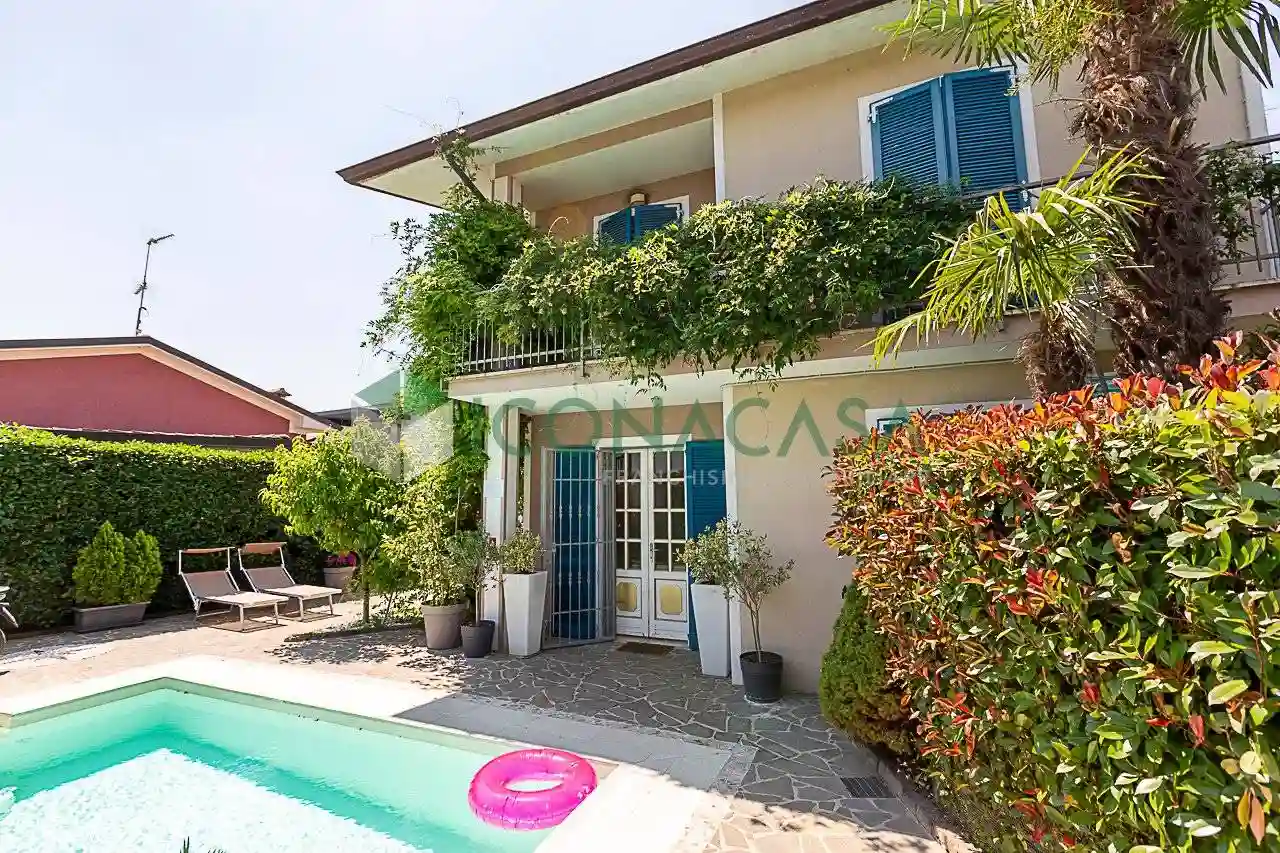 Villa - foto 2