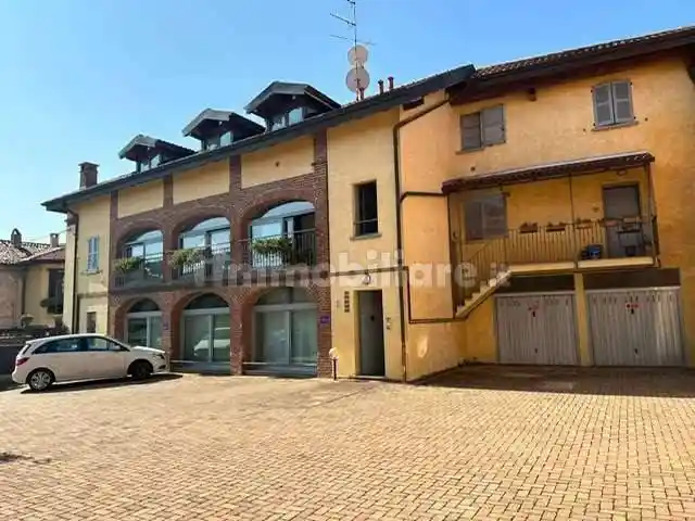 Appartamento in affitto a Mercallo