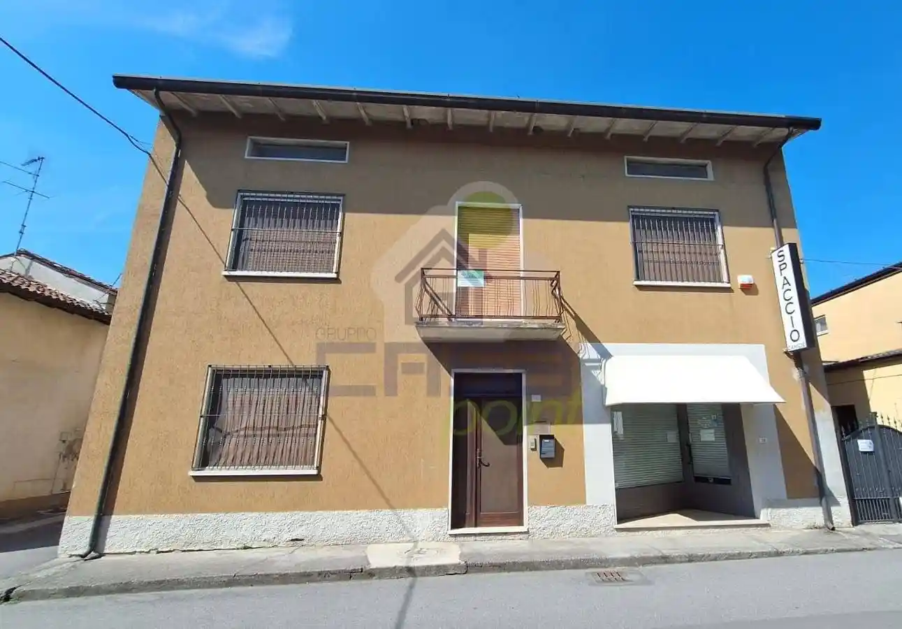 Casa indipendente in vendita a Bassano Bresciano