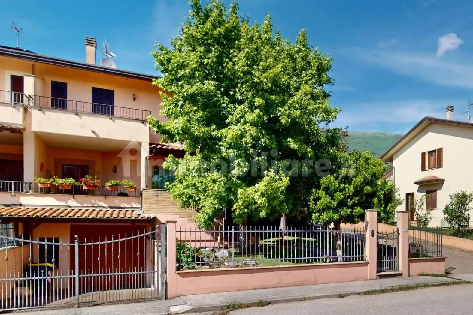 Casa indipendente in vendita a Spello
