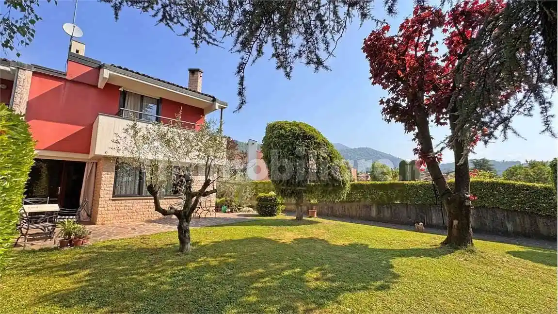 Villa in vendita a Scanzorosciate