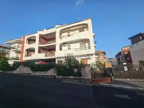 Appartamento in affitto a Aci Castello