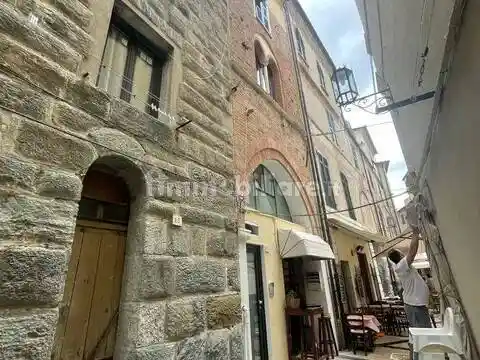 Appartamento in vendita a Noli