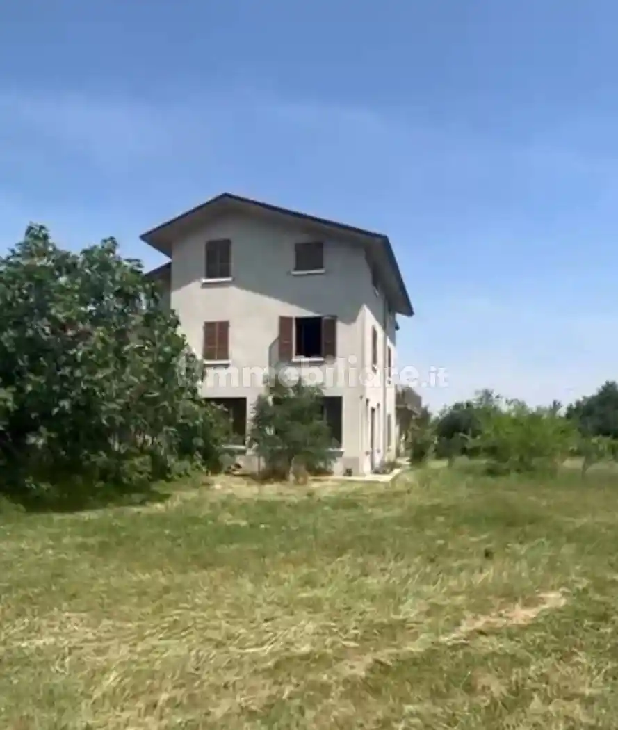 Rustico - Casale in vendita a Piacenza