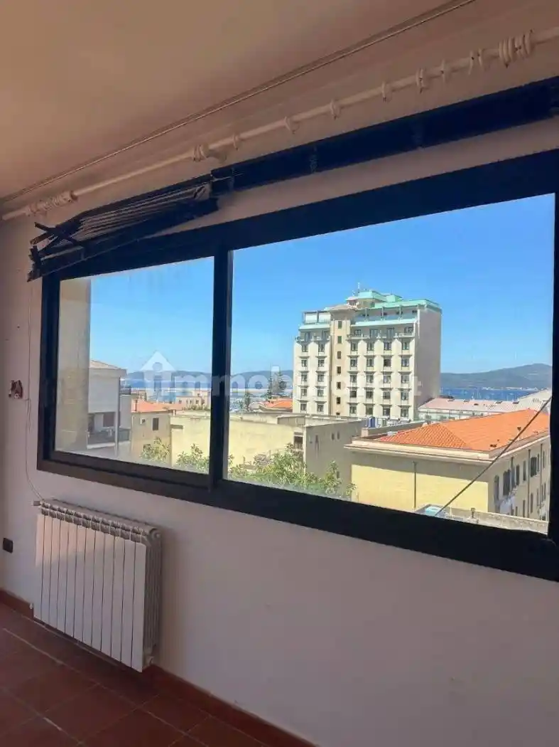 Palazzo - Edificio in vendita a Alghero