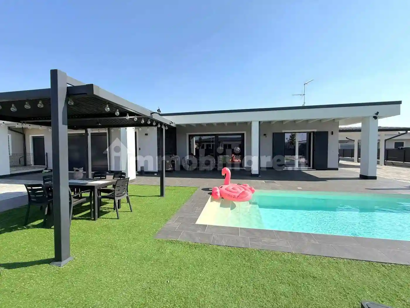 Villa - foto 2