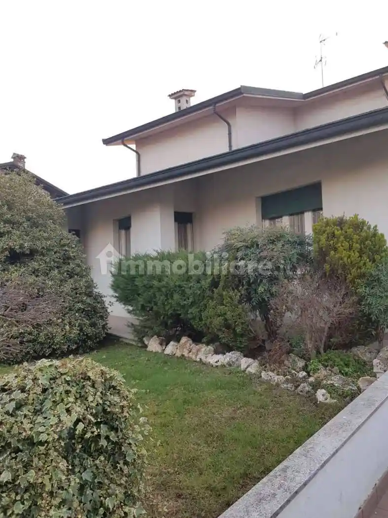 Villa in vendita a Bagnolo Cremasco