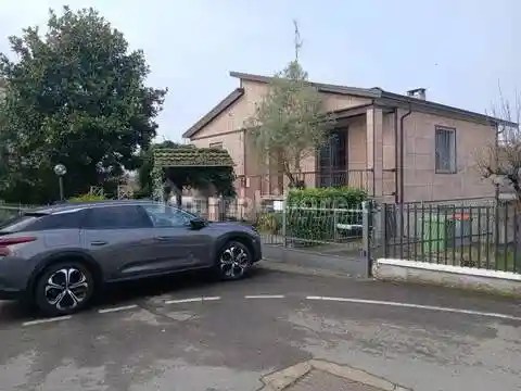 Villa in vendita a Torrazza Coste