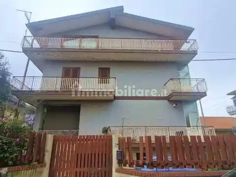 Appartamento in vendita a Gravina di Catania