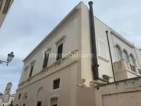 Palazzo - Edificio in vendita a Copertino