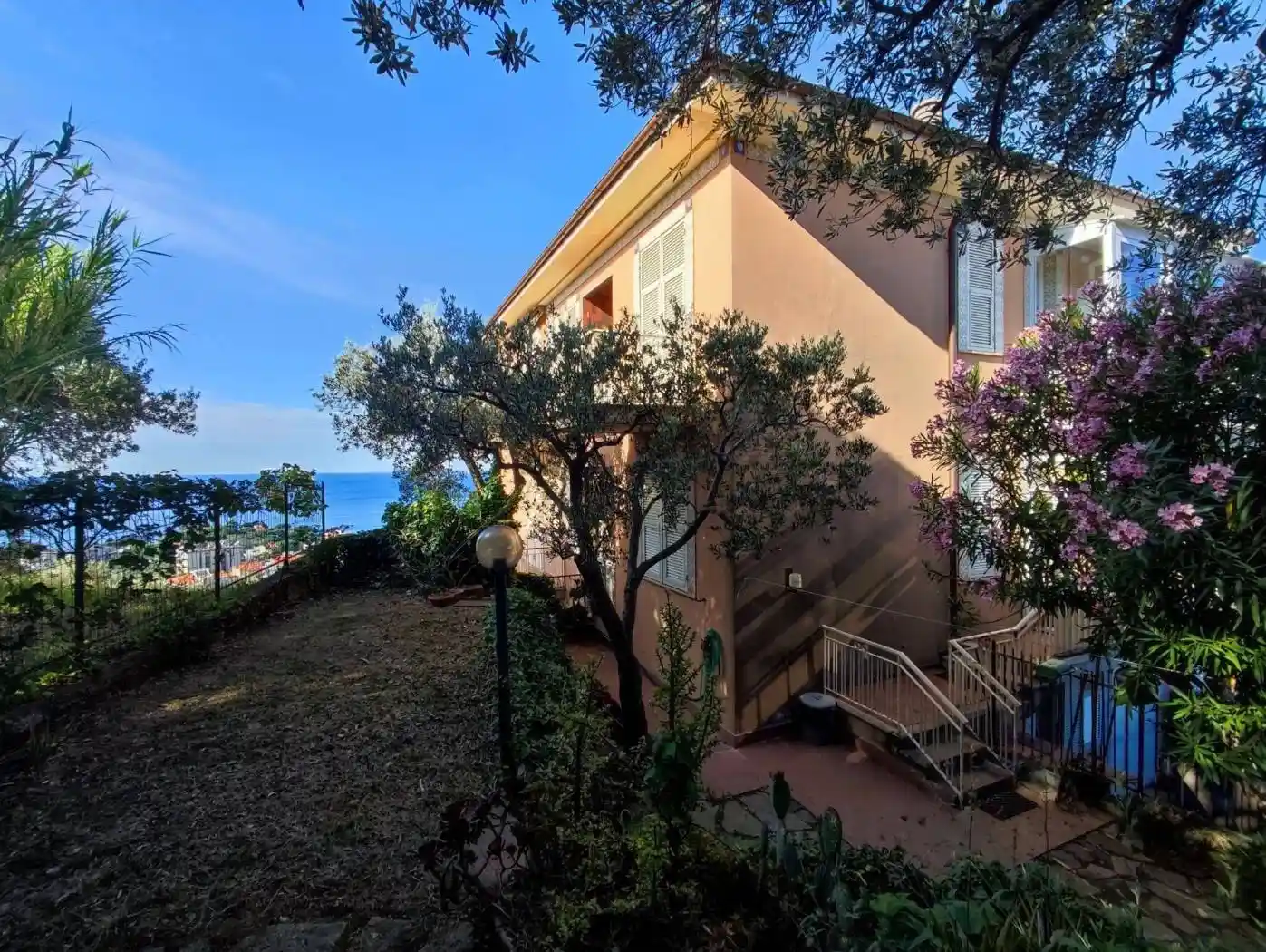 Appartamento in vendita a Celle Ligure