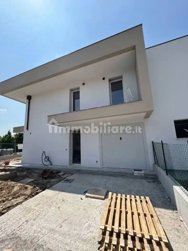 Villa in vendita a Lazzate
