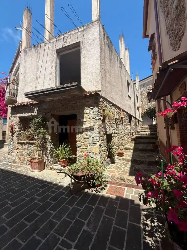 Casa indipendente in vendita a Ispani