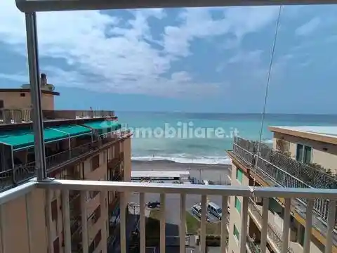 Appartamento in vendita a Vallecrosia