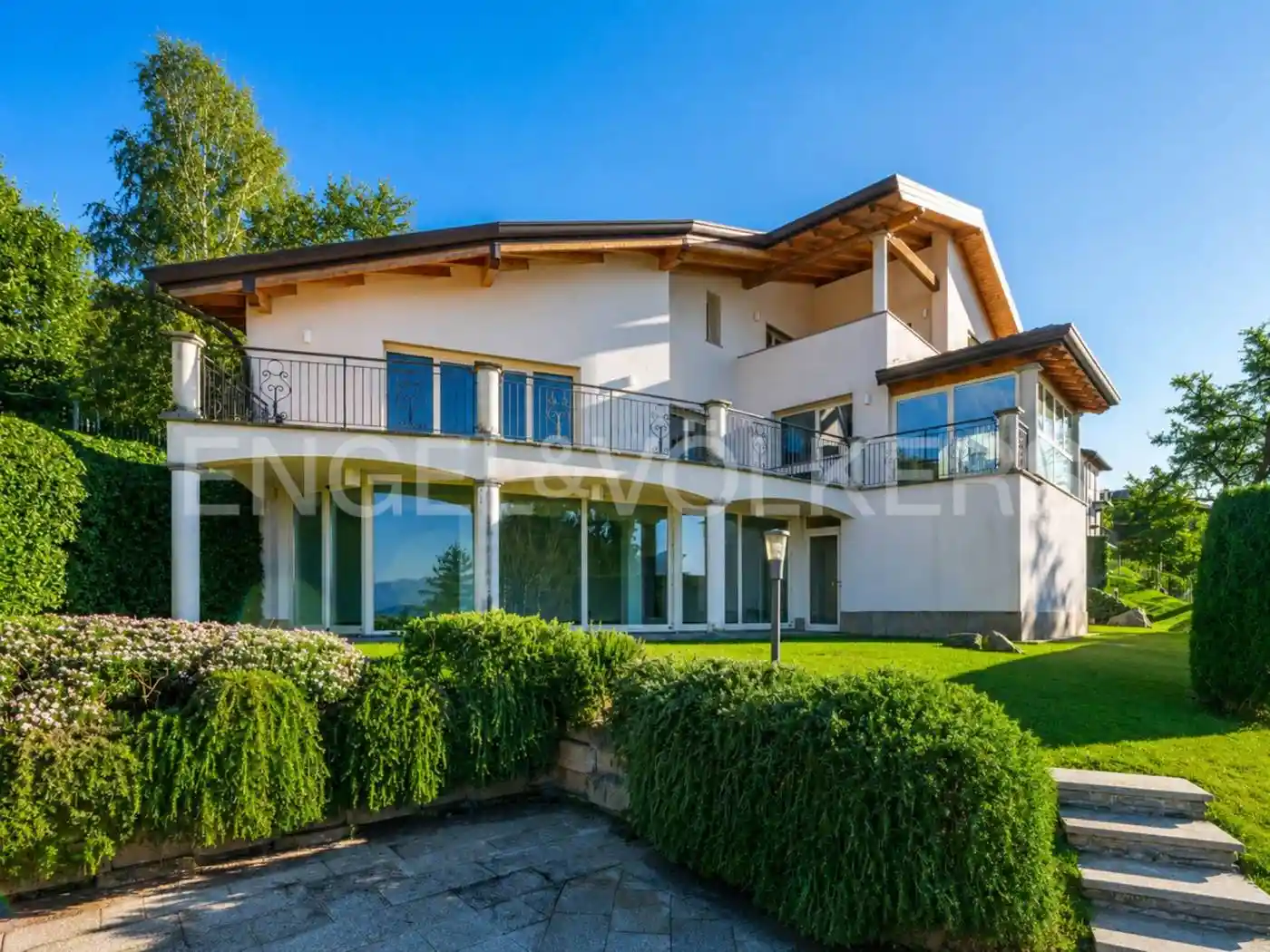 Villa in vendita a Bedero Valcuvia
