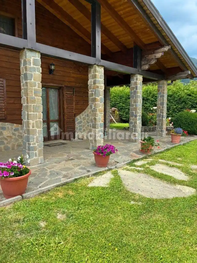 Villa in vendita a Ventasso
