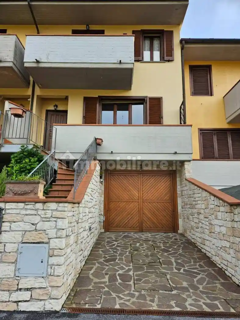 Villetta a schiera in vendita a Vernio