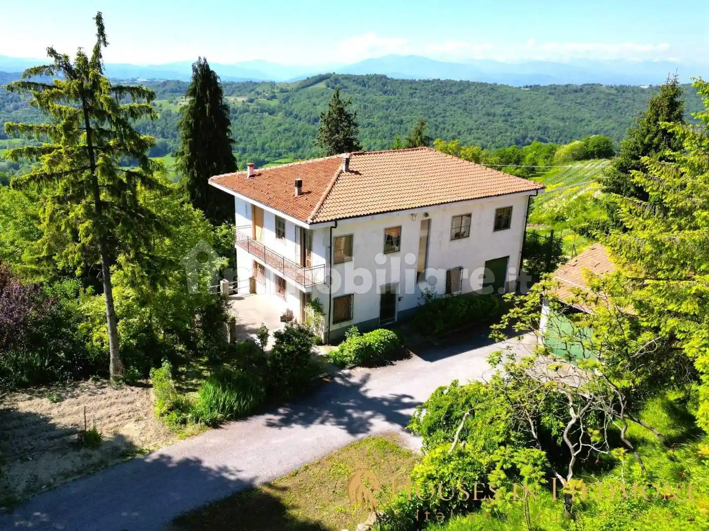 Villa in vendita a Mombarcaro
