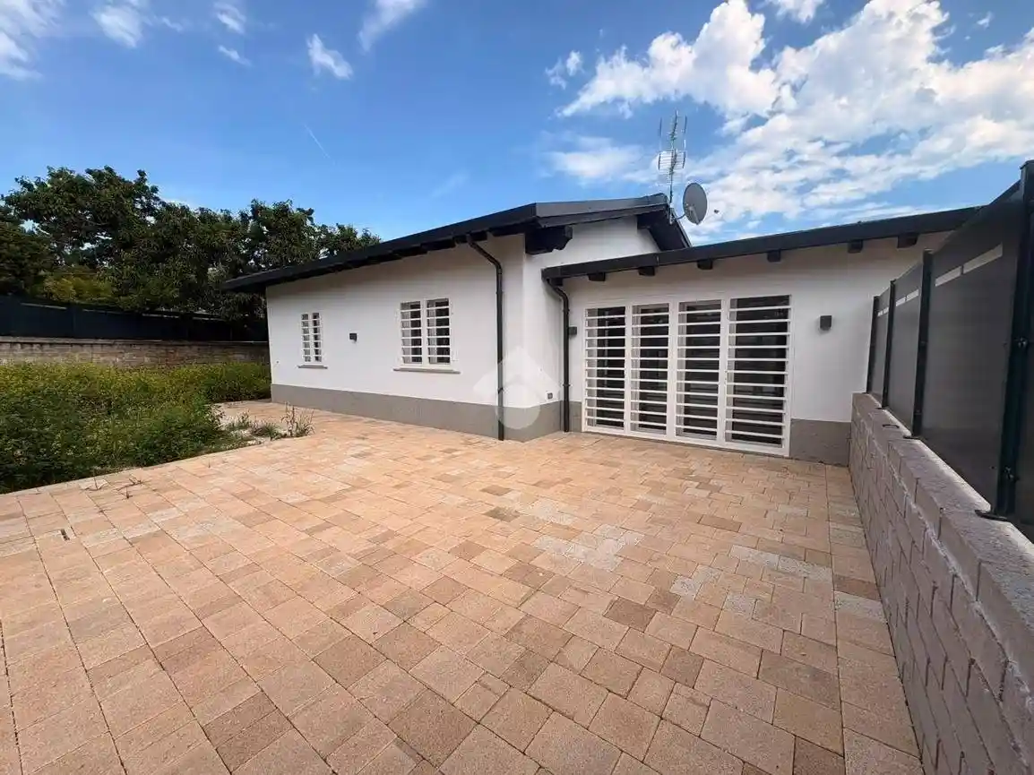 Villa in vendita a Lariano