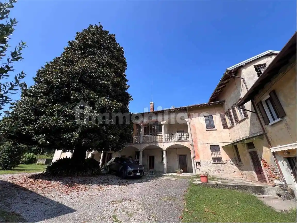 Casa indipendente in vendita a Travedona-Monate