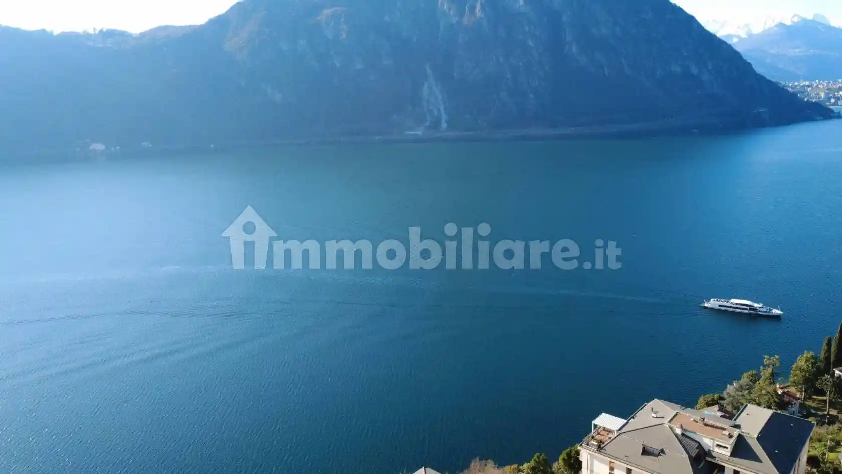 Villa in vendita a Campione d'Italia