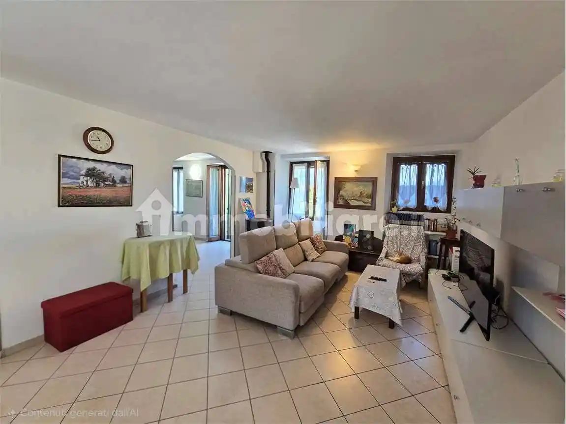 Casa indipendente in vendita a Cambiasca