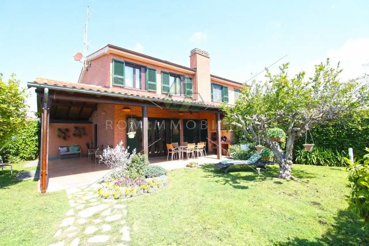 Villa in vendita a Roma