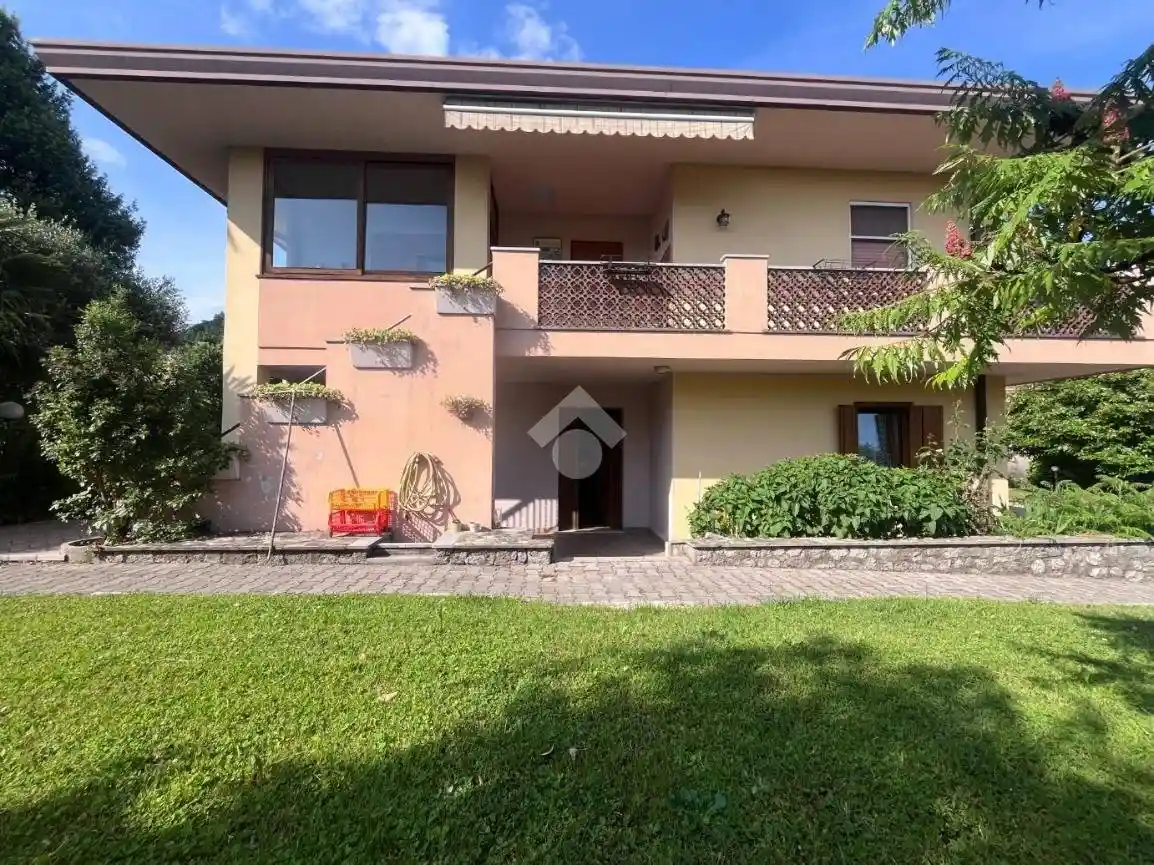 Villa in vendita a Fanna