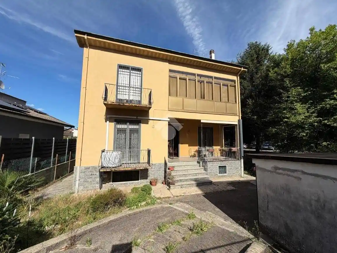 Villa in vendita a Garbagnate Milanese