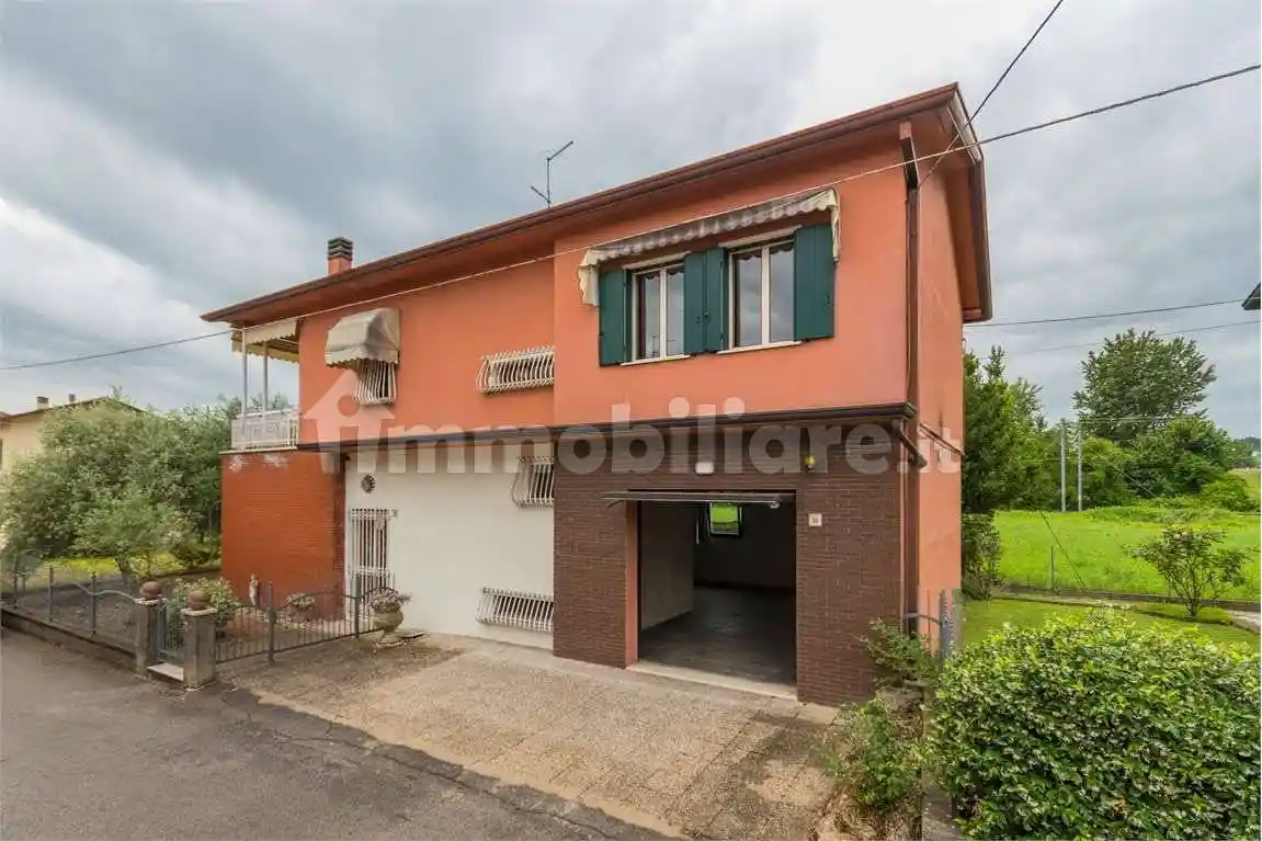 Casa indipendente in vendita a Vittorio Veneto