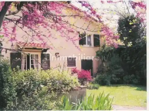 Villa in vendita a Arezzo