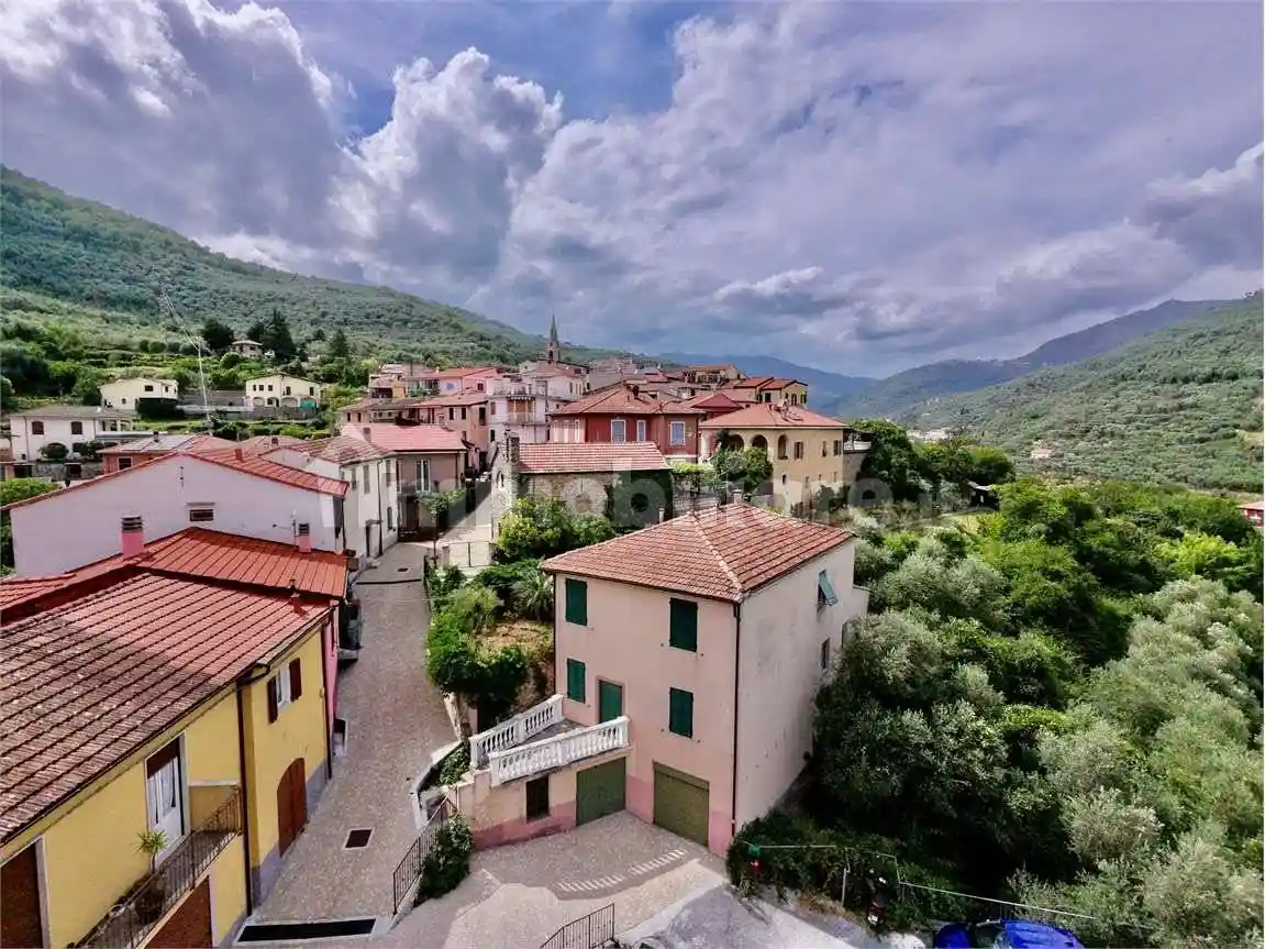 Casa indipendente in vendita a Chiusavecchia