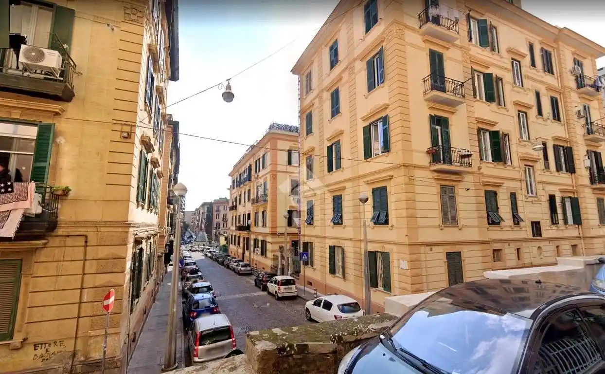 Appartamento in vendita a Napoli