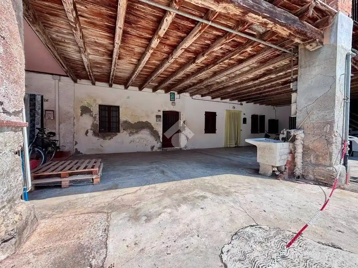 Rustico - Casale in vendita a Castel Rozzone